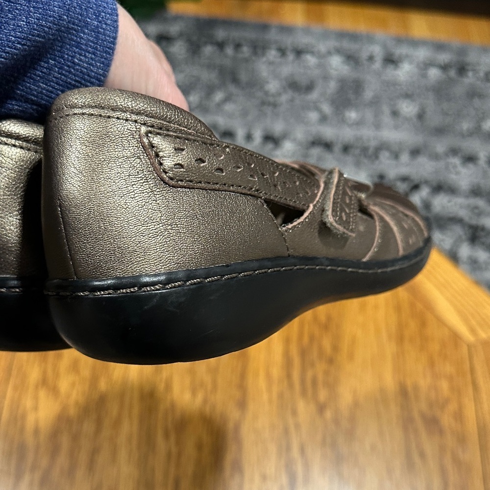 *CLARKS* Metallic Brown Ashland Spin Q Loafers Shoes Size 8.5 - Picture 5 of 12